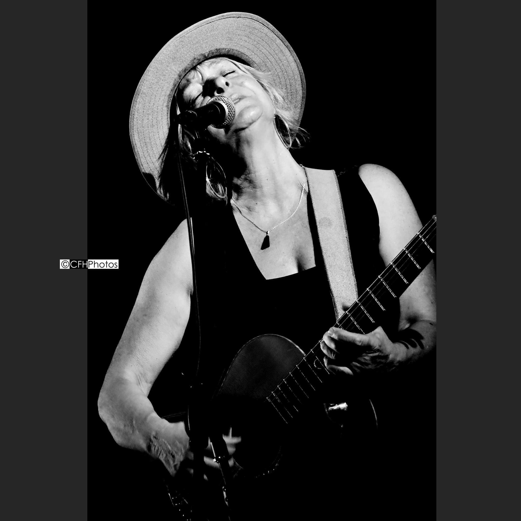 LIVE MUSIC - ROMY GENSALE 8PM